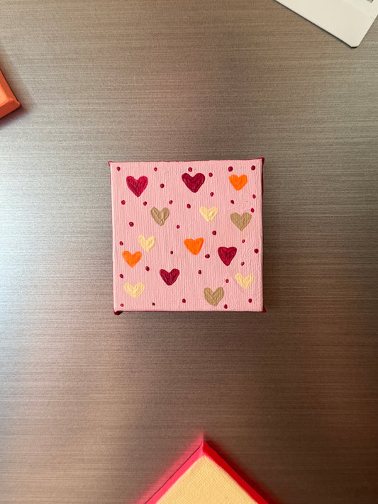 Handbemalte Mini‑Leinwand mit Herzen – Magnet